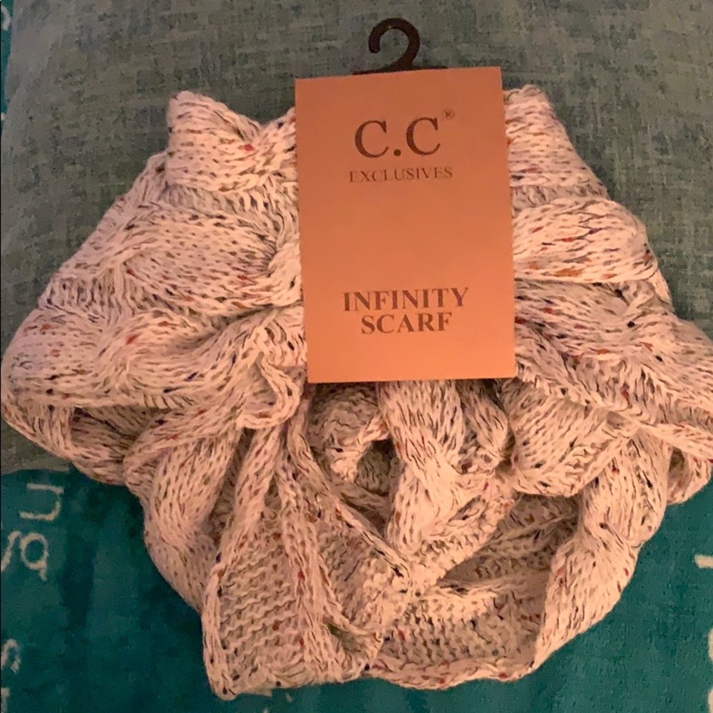Infinity Scarf🧣 - Picture 2 of 2